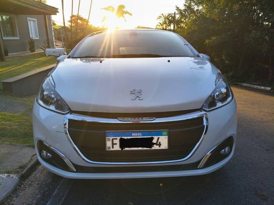 PEUGEOT 208 1.6 GRIFFE 16V FLEX 4P AUTOMÁTICO
